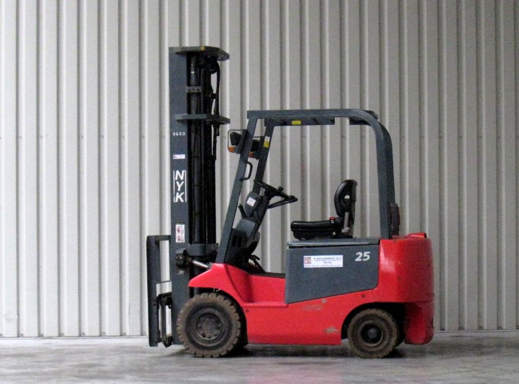 Nichiyu / NYK - FB25P-70BC
